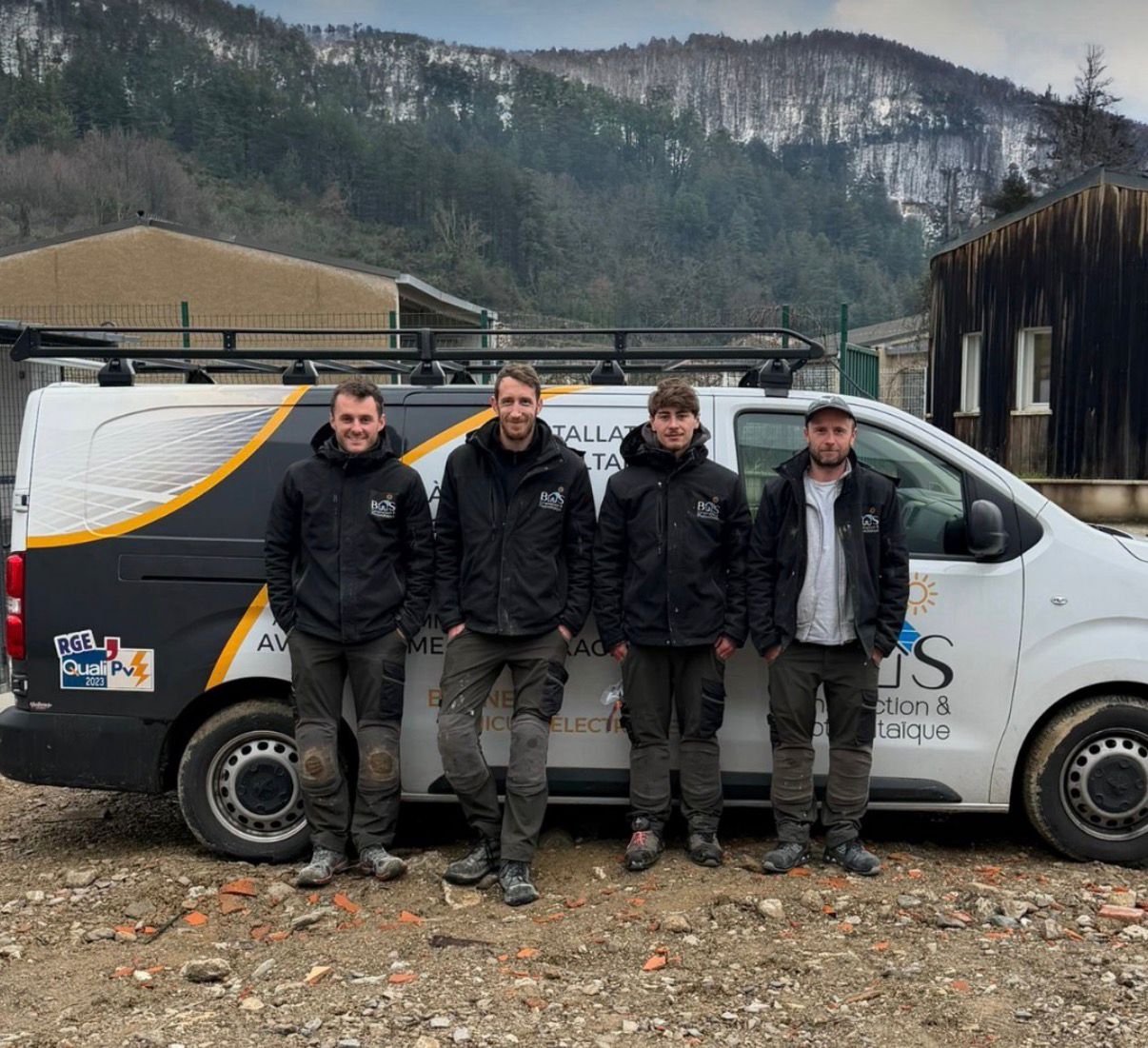 Techniciens de BAS Photovoltaïque sur un chantier